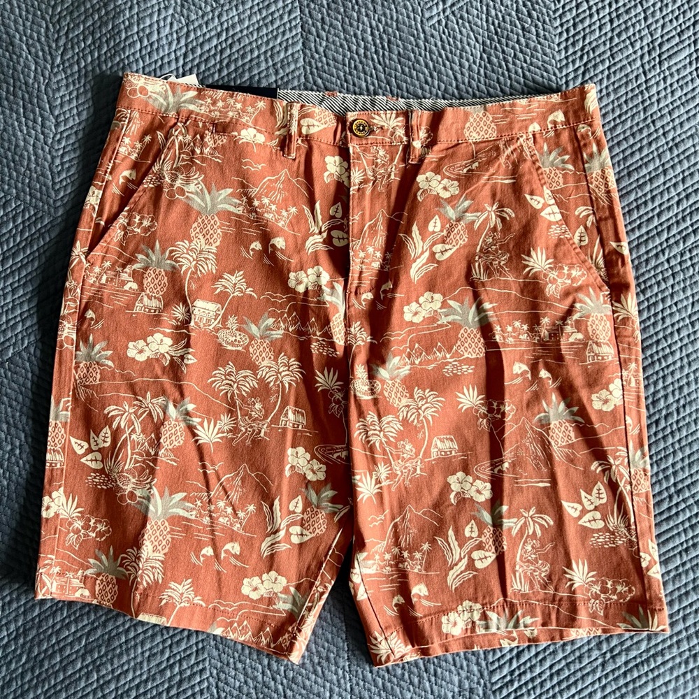 Jachs Bleeker Stretch Twill Shorts, new never worn, with Hawaiian theme design - Picture 3 of 4